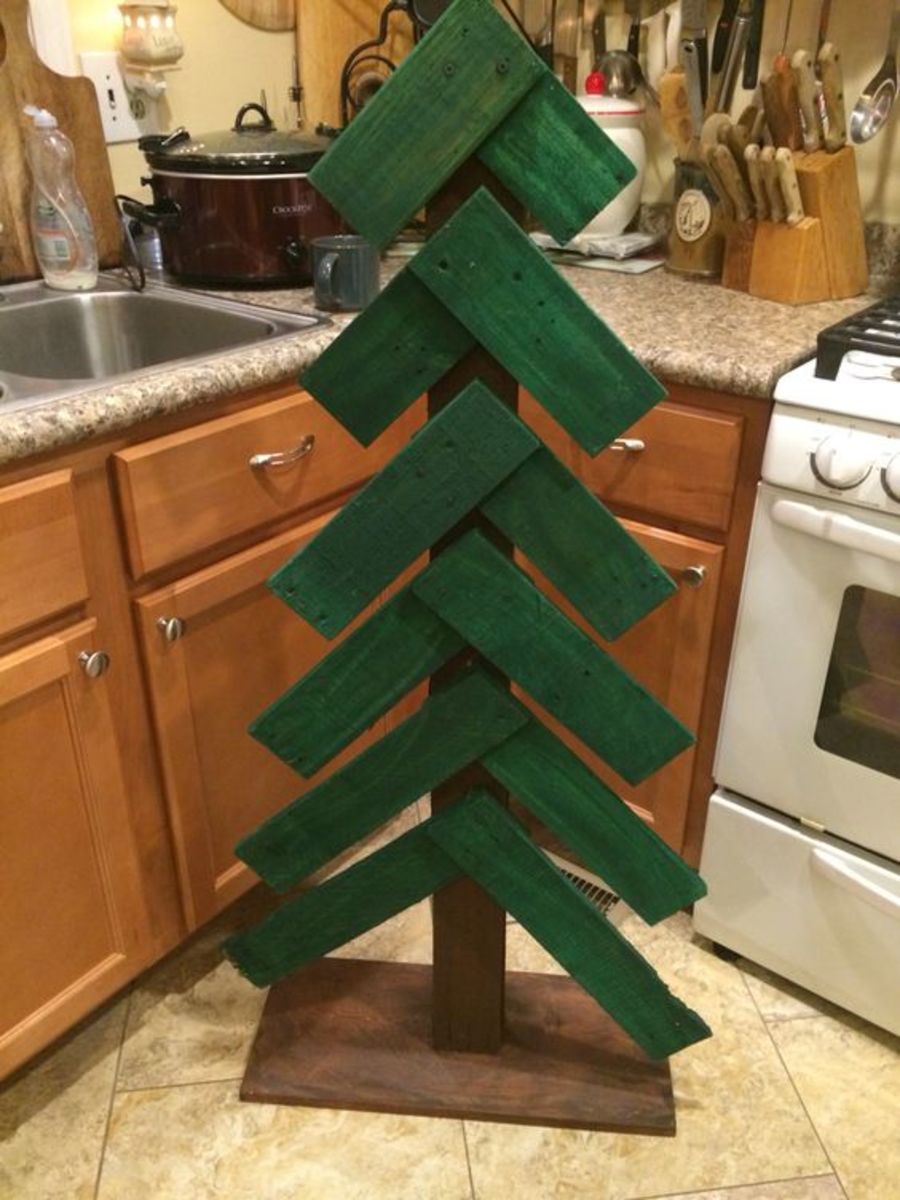Green Tree With Unique Boards