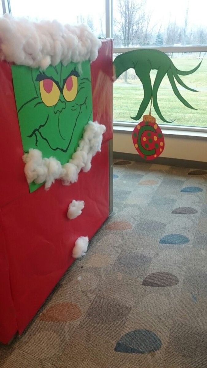 easy-cubicle-christmas-decorations