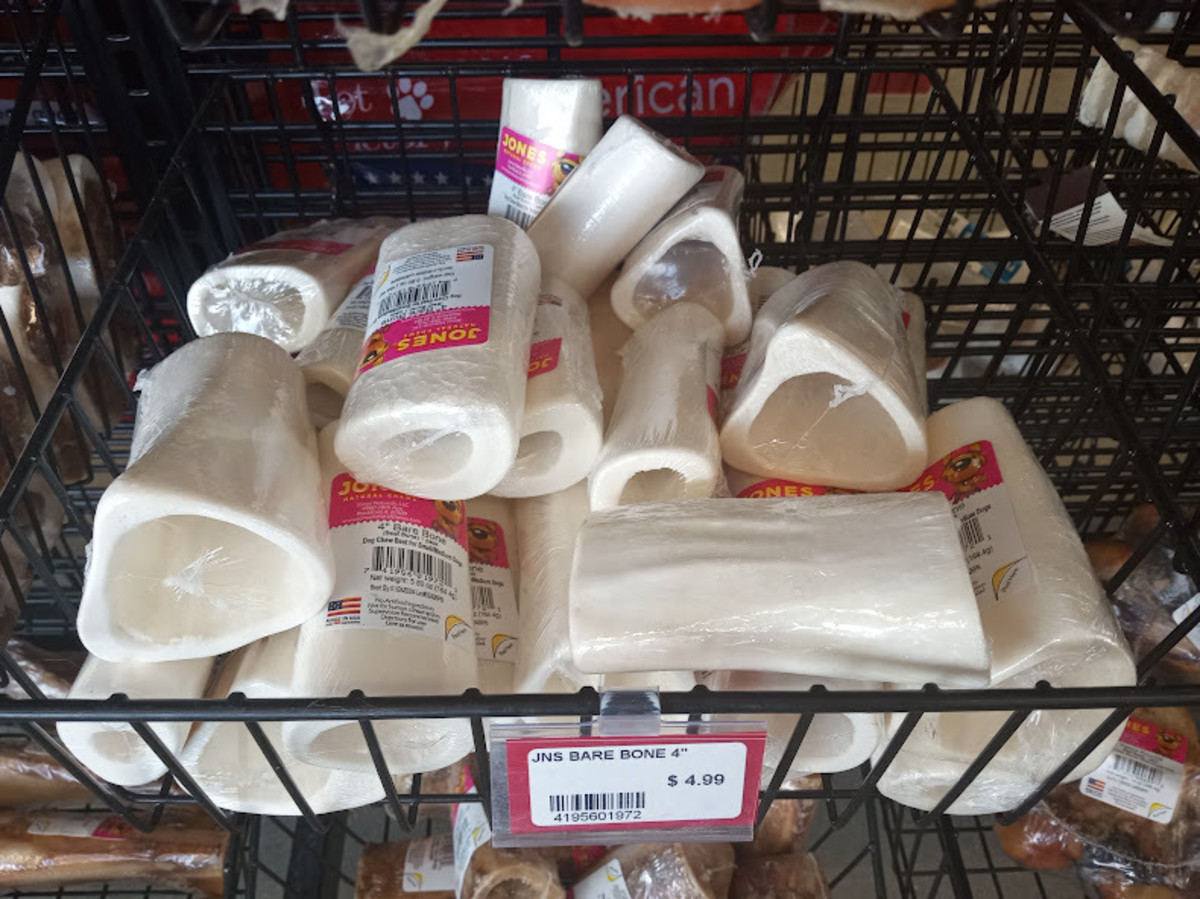 10 Chews and Treats to Keep Your Dog Busy and Calm PetHelpful