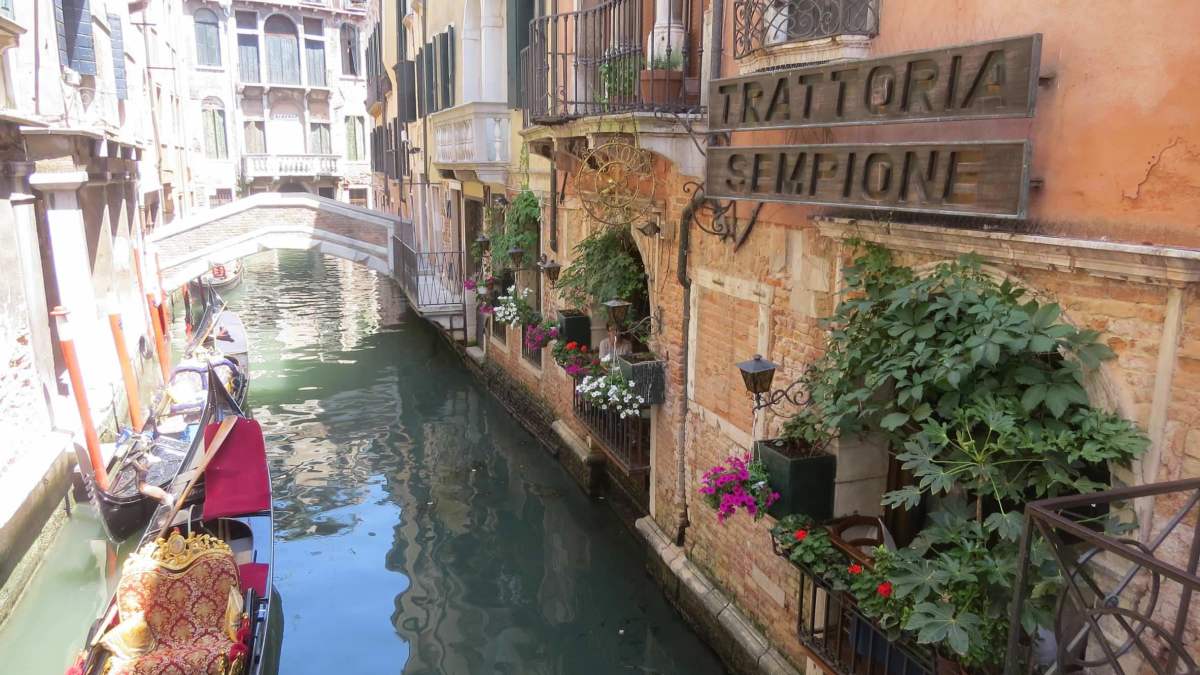 I'm a Tourist on a Gondola in Venice! You Gotta Do It!