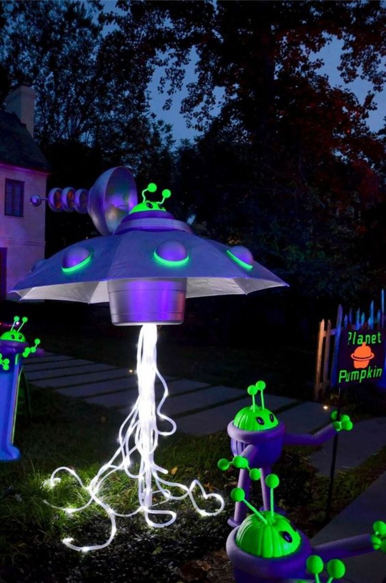 UFO-Themed Outdoor Display