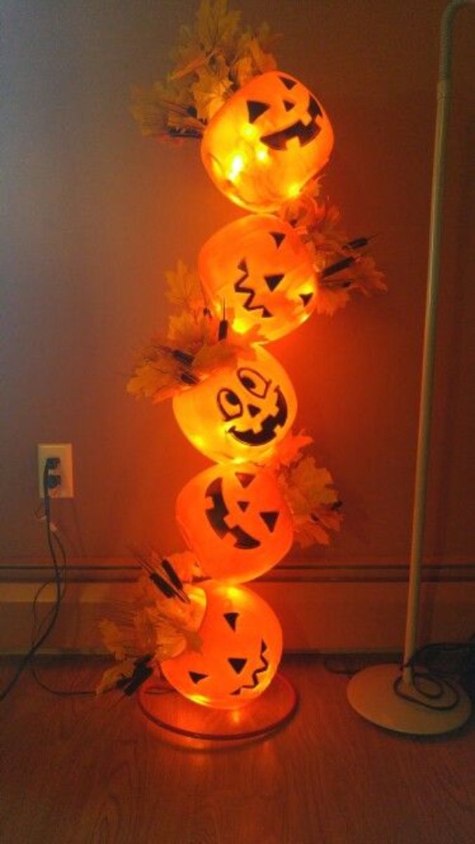 Light-Up Five-Stack of Pumpkins
