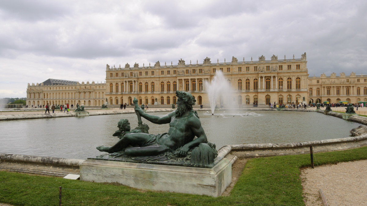 The palace of Versailles, where many of the nobles "of the robe" would gather.
