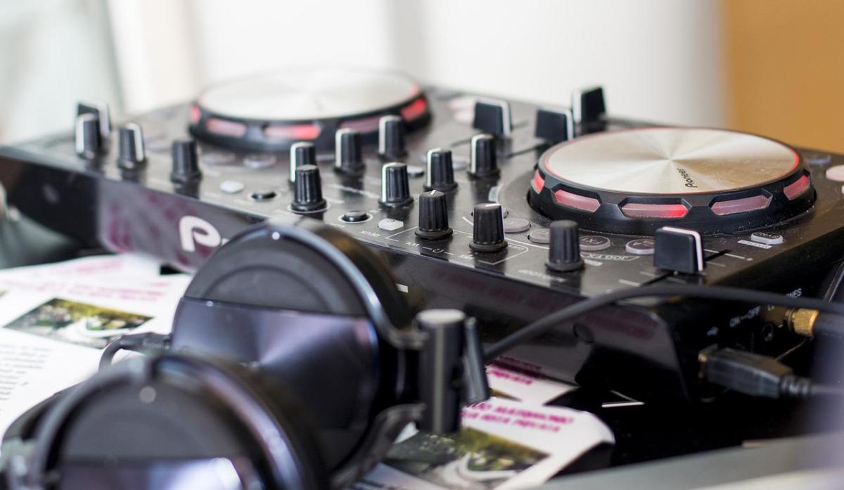 how-to-save-money-on-a-dj-for-a-wedding-369