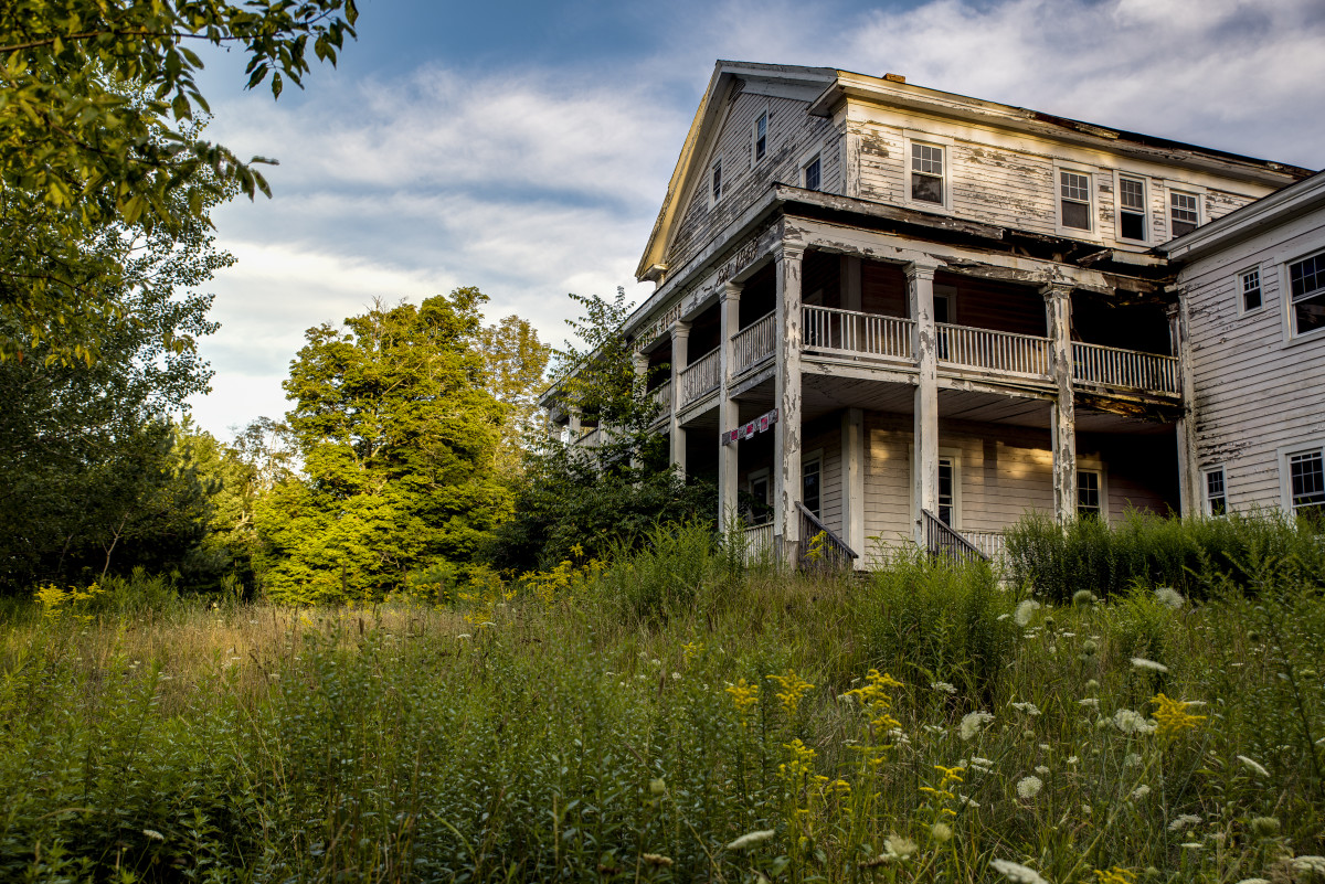 Creepy Abandoned Motel In New Hampshire Gives Us Horror Movie Vibes Wanderwisdom News 2463