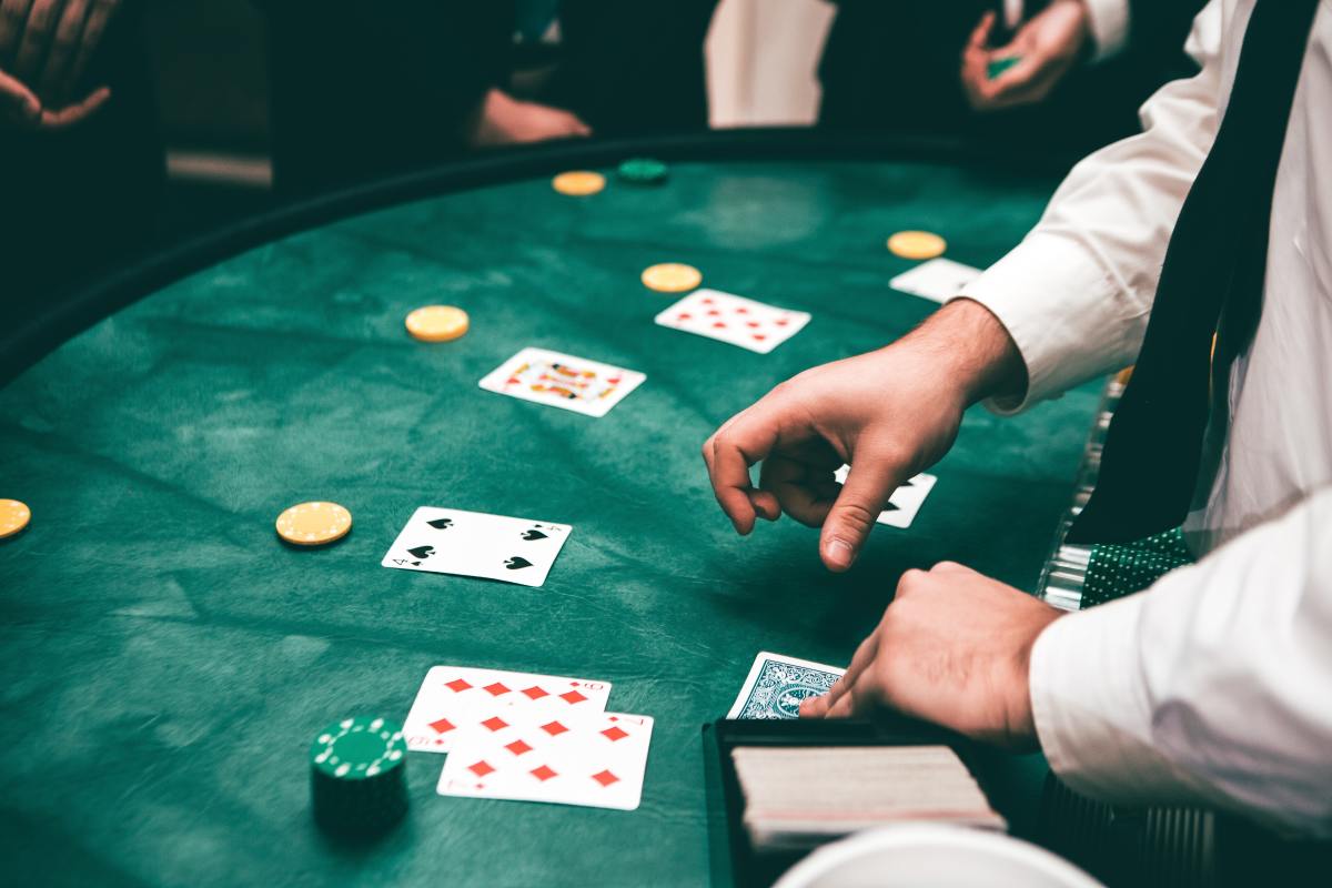 blackjack-table-etiquette-be-someone-other-players-want-to-play-with