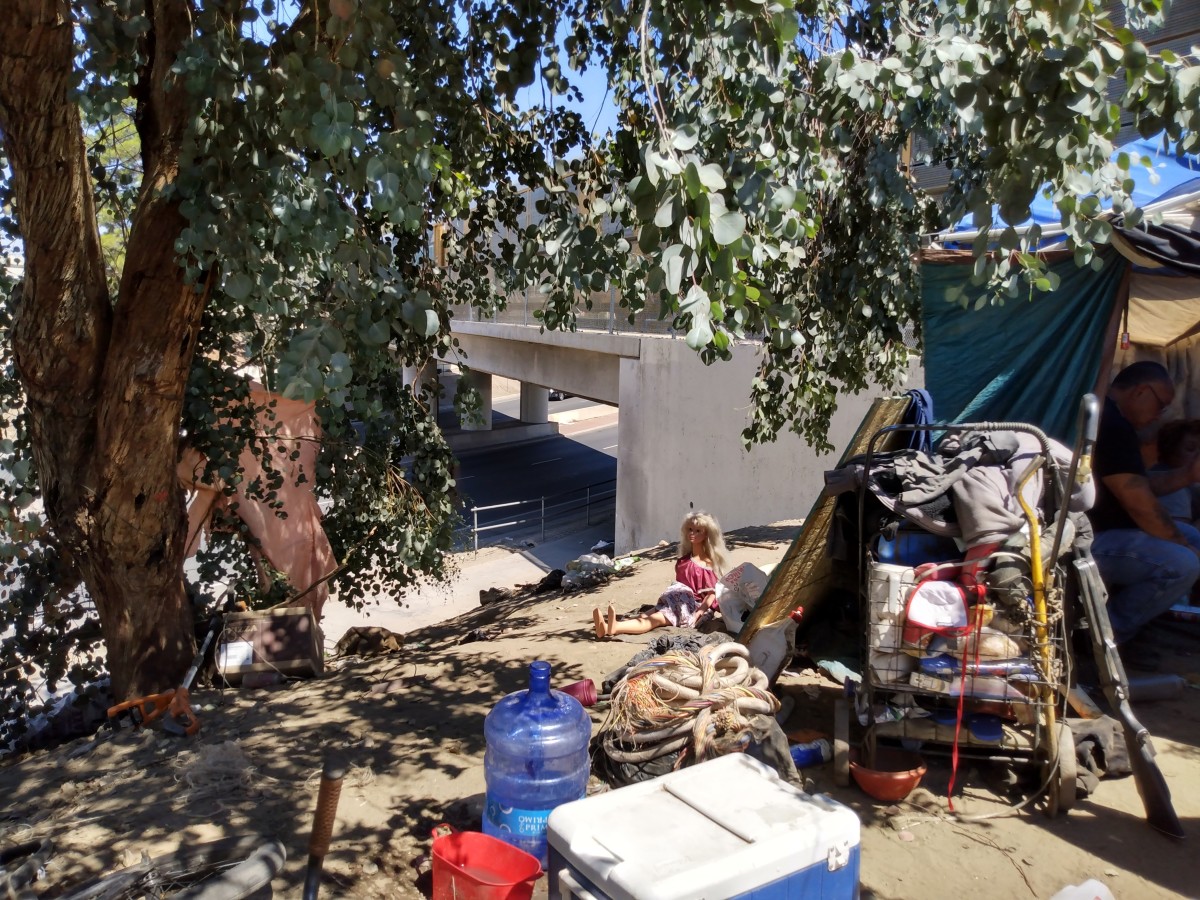homeless-on-the-streets-of-bakersfield-on-the-move