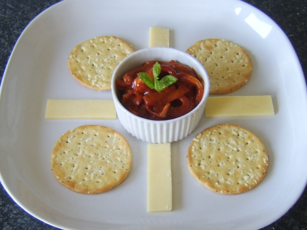 Indian spiced onions with cheese and crackers