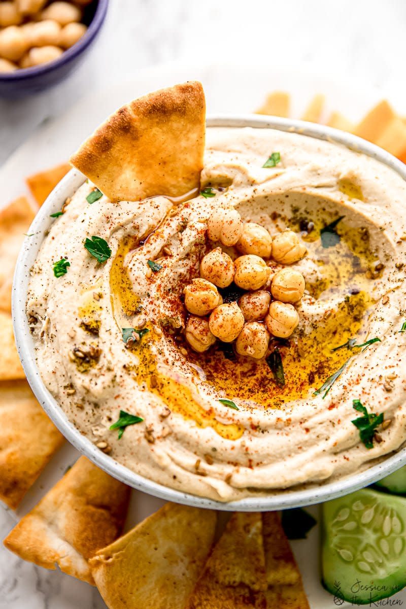 Best ever hummus from Jessica in the kitchen It’s creamy, smooth, and flavoured with fragrant roasted garlic.