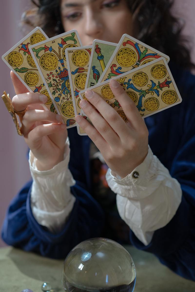 What Are the Meanings of Tarot Cards in the Suit of Pentacles?