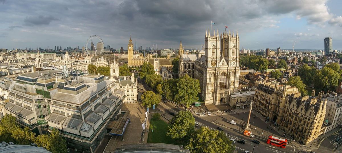 London panorama: Westminster Abbey lies adjacent to the Houses of Parliament (Palace of Westminster).