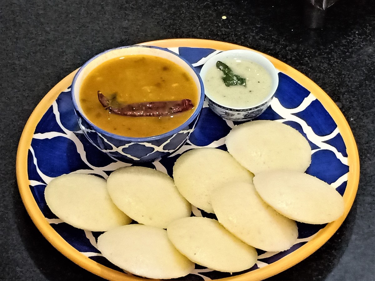 Sooji idli served with sambhar and coconut chutney