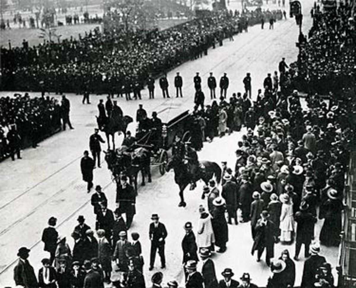 Sholem Aleichem's funeral procession in New York City May 1916