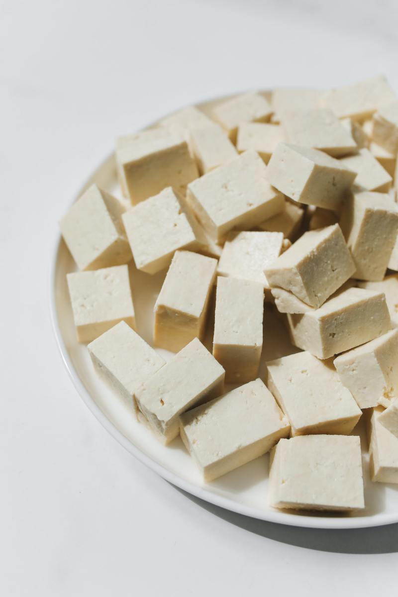Tofu on a white plate: good source of copper 