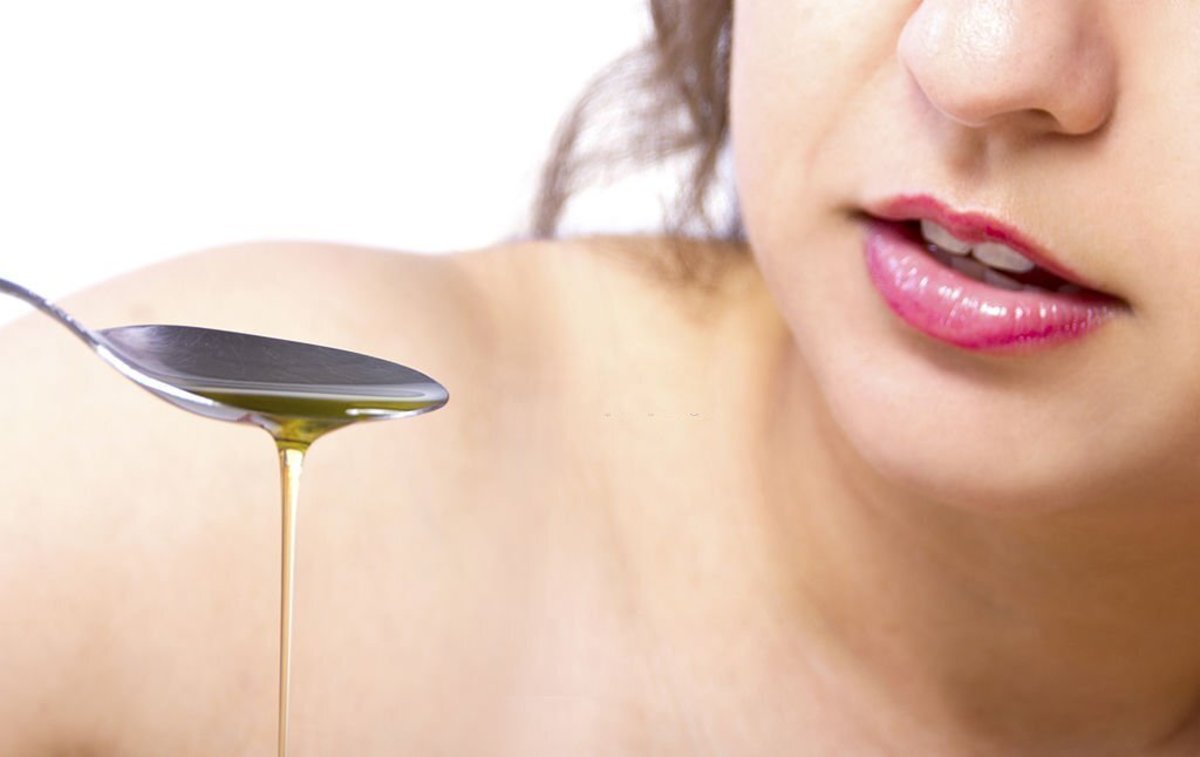 what-is-oil-pulling-know-its-amazing-benefits-and-the-right-way-to-do-it