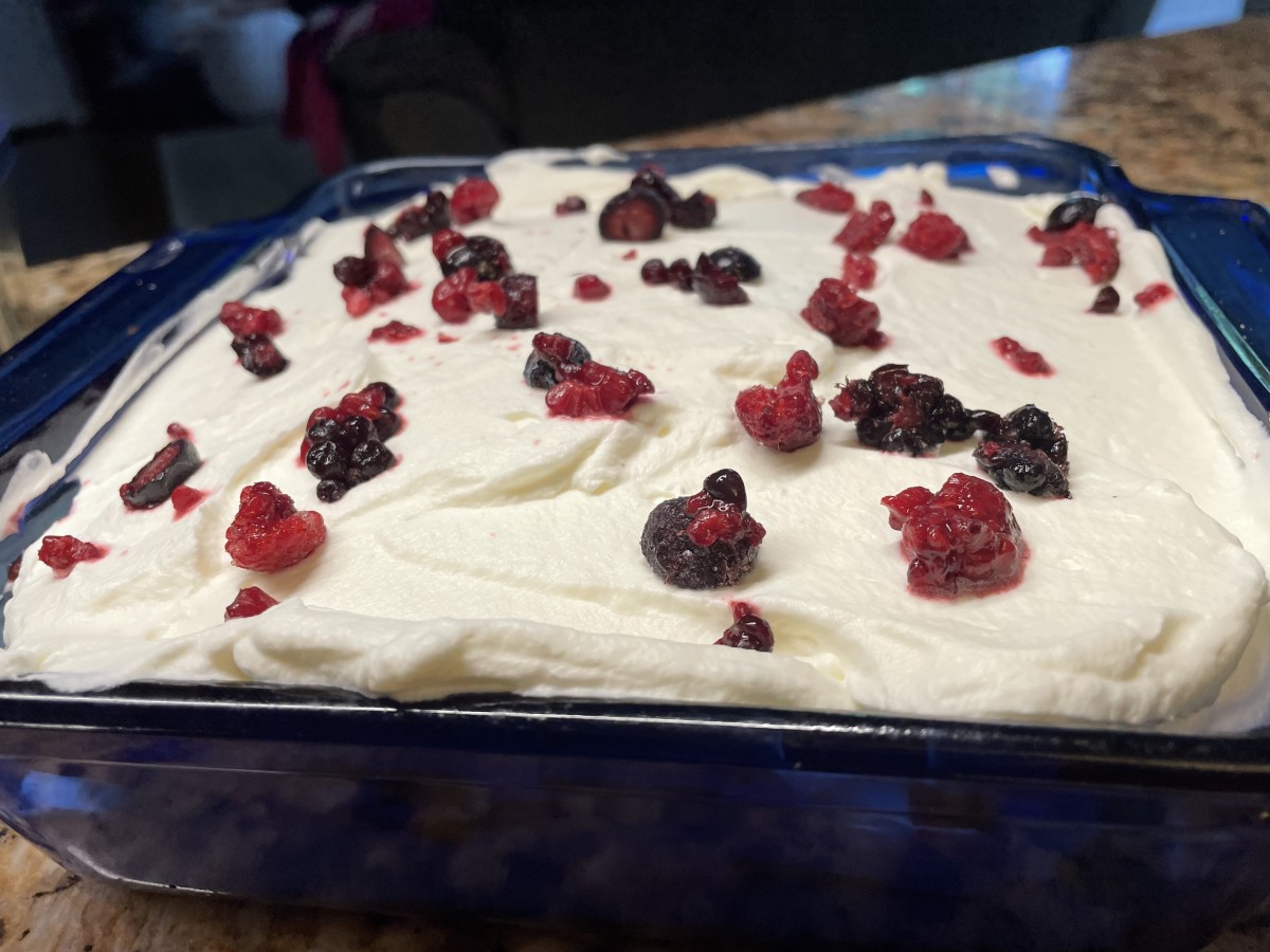 Quick and easy ice box cake, ready to eat!