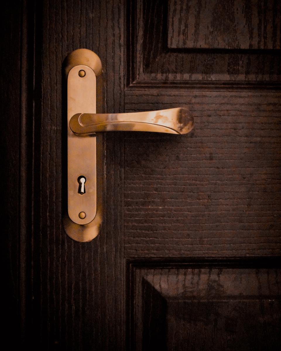 How to Sell Door Hardware on the Internet