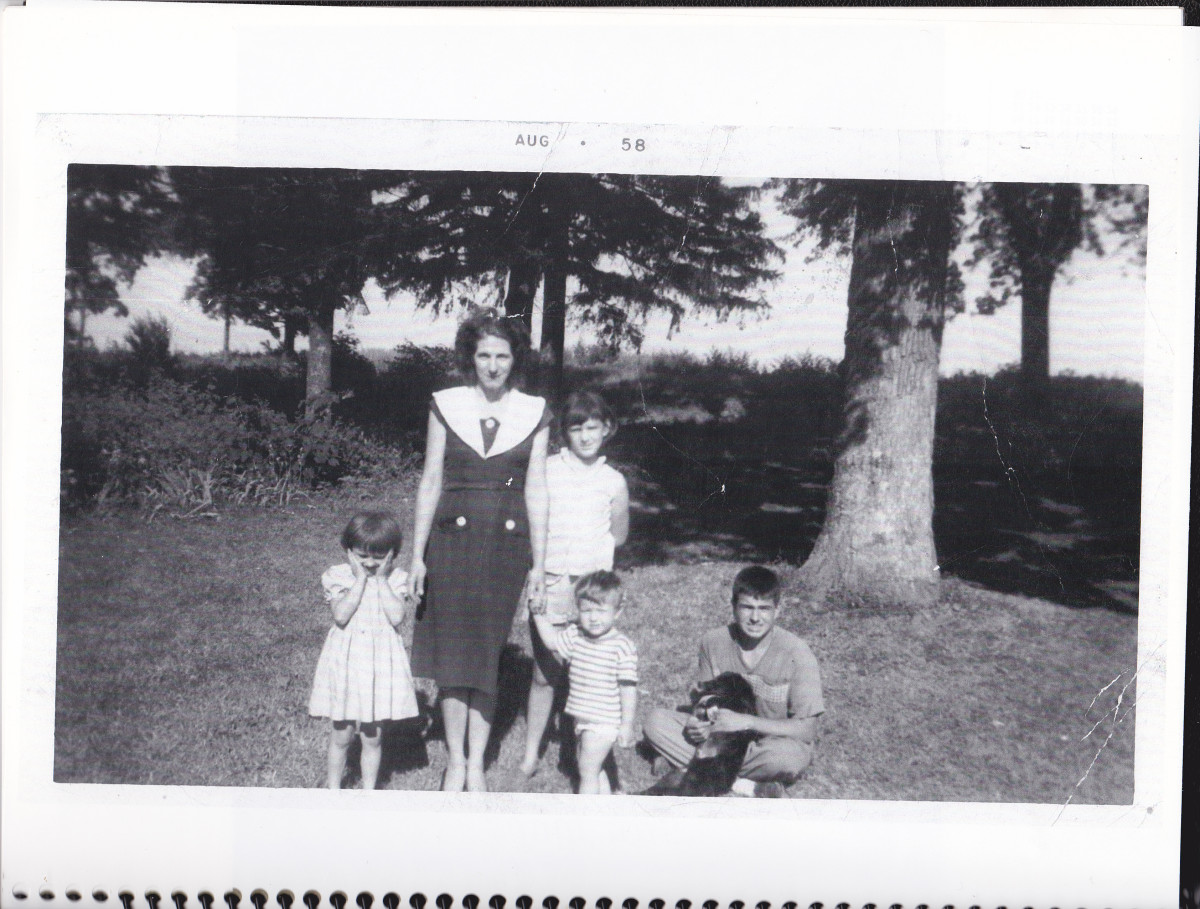 From left to right:  Patty, mom, Beatrice, Philip, and author.  My youngest sister Connie wasn't born until 1959.