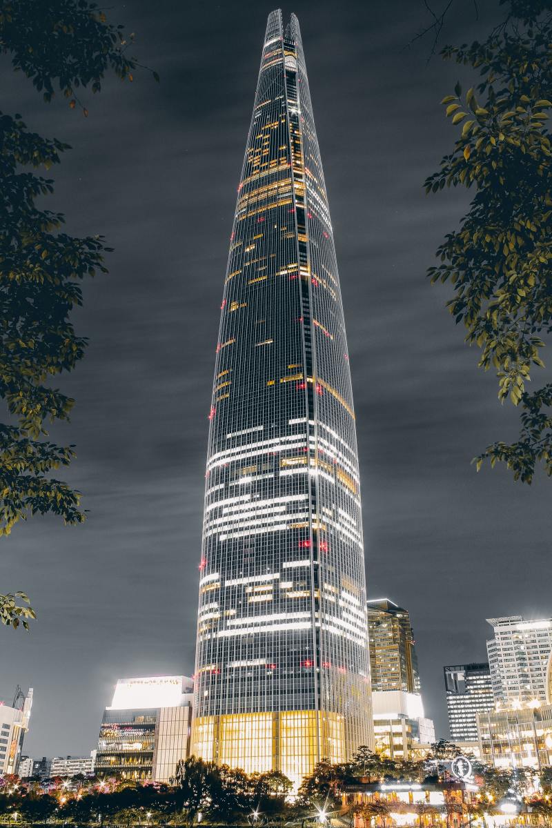 Lotte World Tower: 7th Tallest building in the world located in South Korea
