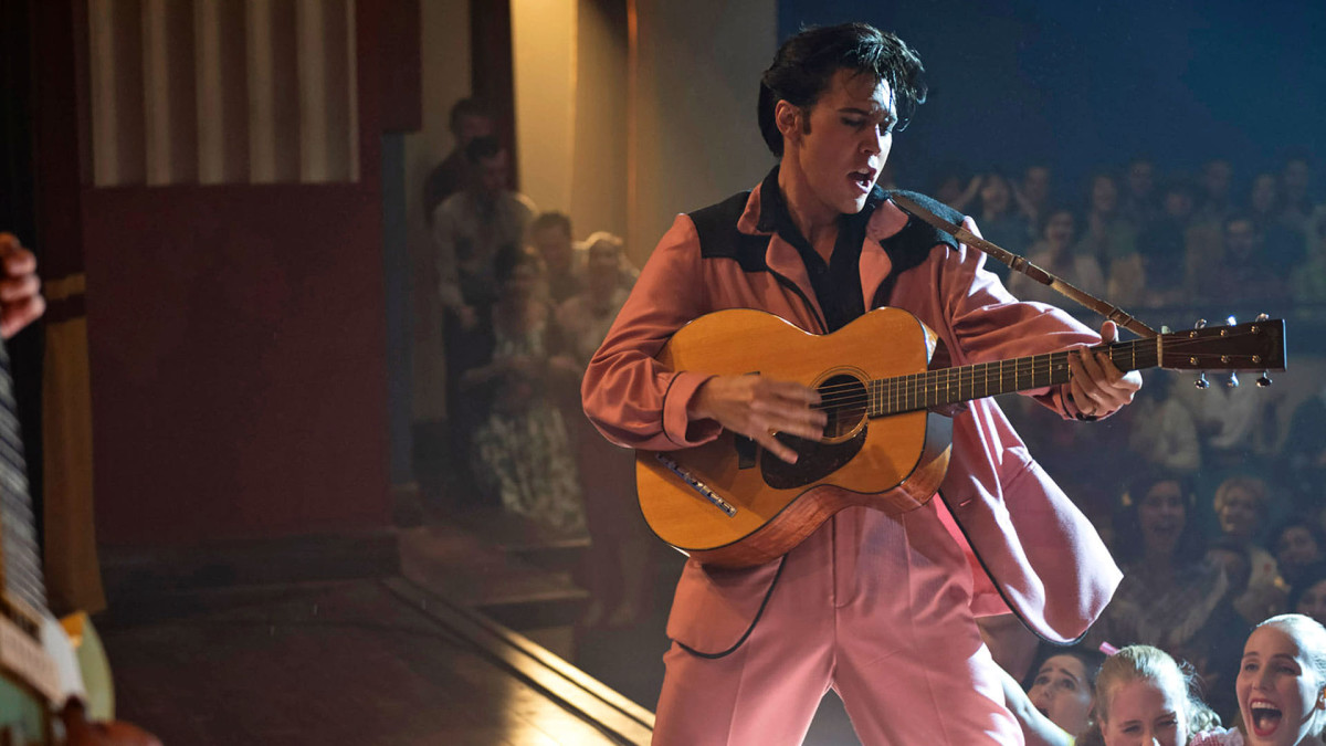 Austin Butler plays Elvis Presley in Baz Luhrmann's "Elvis" (2022)