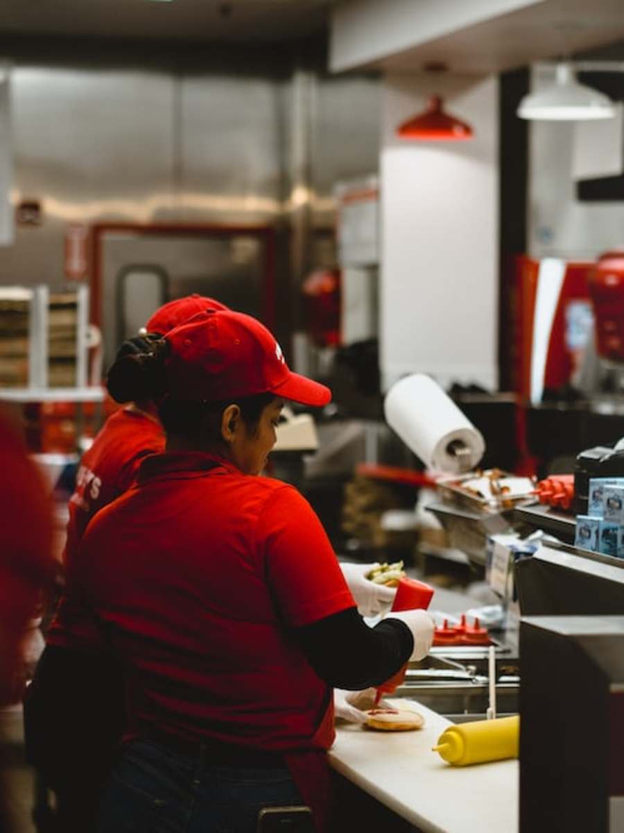Manager jobs at a fast food restaurant