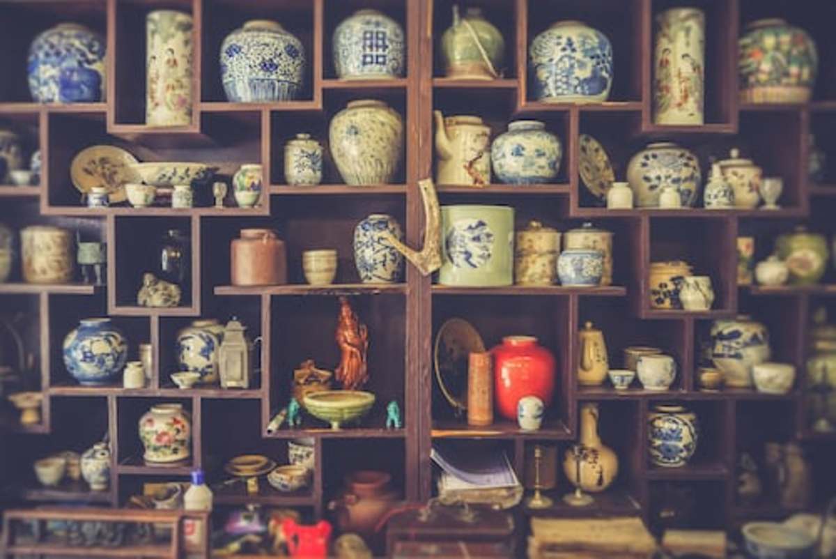 How to Make Money With a Booth at an Antique Mall or Indoor Flea Market