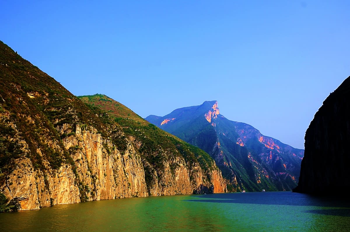 the-yangtze-river-the-longest-river-in-asia-and-the-great-river-of-china