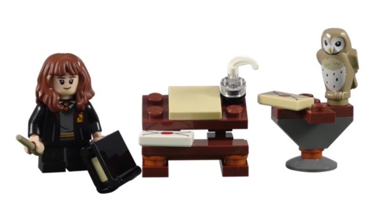 LEGO Harry Potter Hermione's Study Desk Polybag 30392 Complete Set
