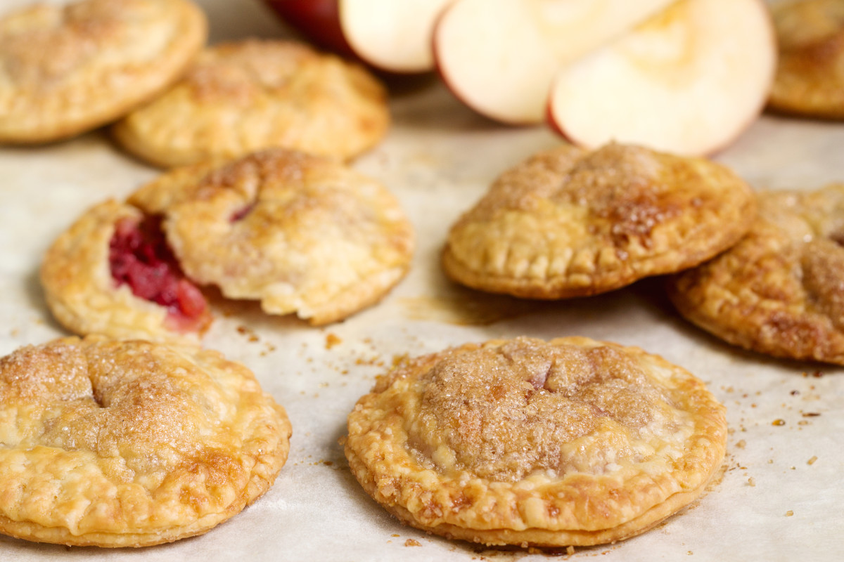 Woman's Recipe for 'Mini Apple Hand Pies' Is Giving Us the Warm Fuzzies