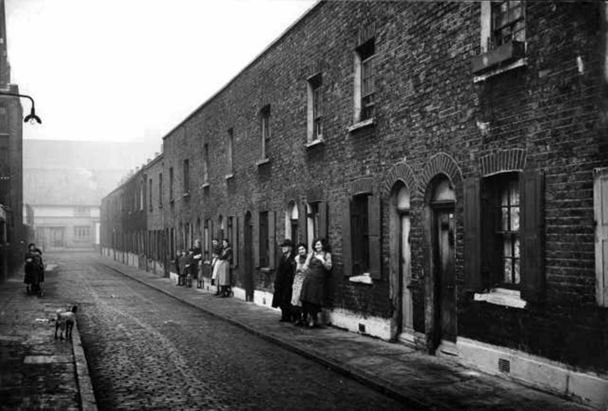 A street scene in Bermondsey, London, the borough where my dad grew up, in 1936, when he would have been seven years old.