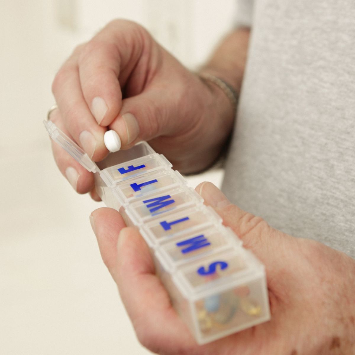 The Best Foods and Supplements for Healing Hashimoto’s 4 Supplements can help. Here are some suggestions.