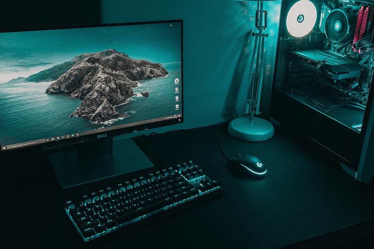 How to Make Your Desktop Look Clean and Professional