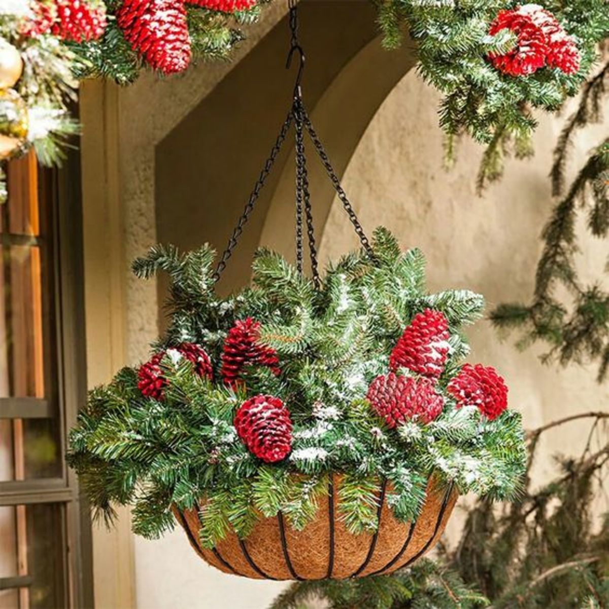 35+ Awesome DIY Christmas Hanging Basket Ideas to Make Your Outdoors