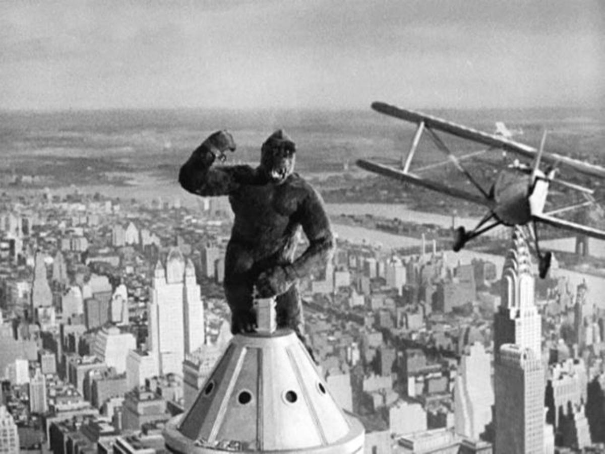 King Kong goes ape atop the Empire State in classic 1933 b/w film