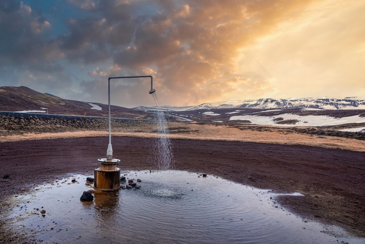 Video Of Mystery Shower In Iceland In The Middle Of Nowhere Is Going 
