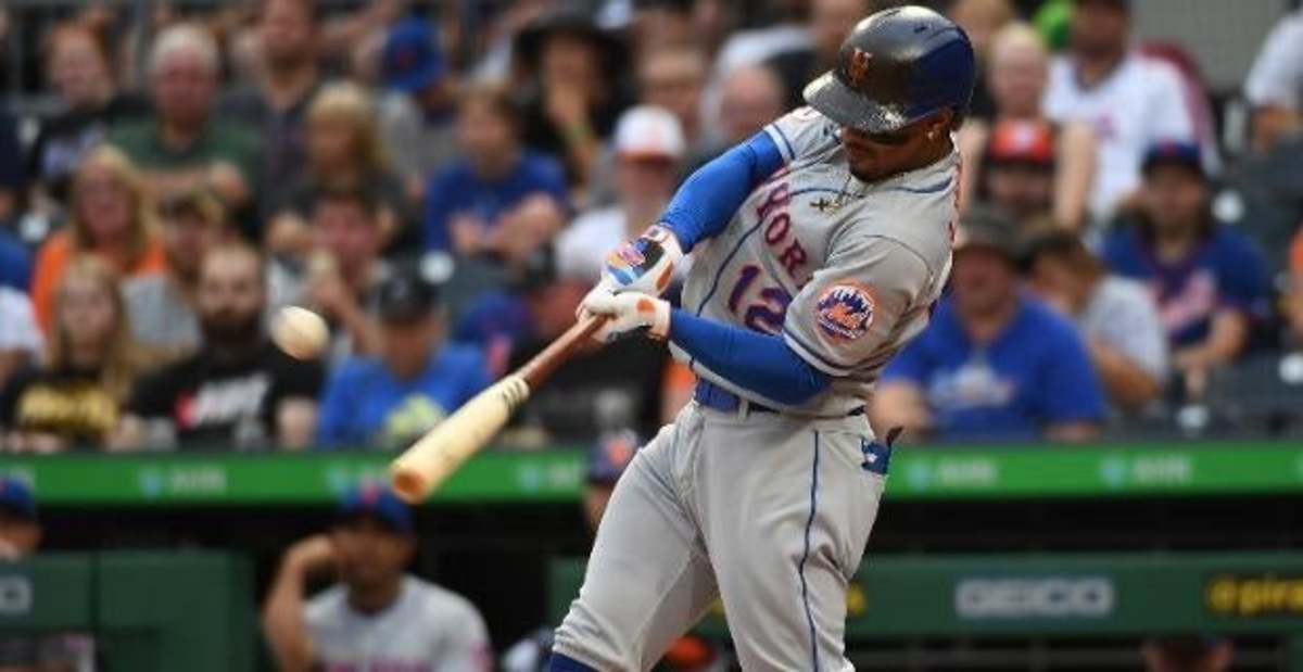 Lindor goes 3 for 5 in Oakland with 3 RBIs. Mets rout the A's 13-4.