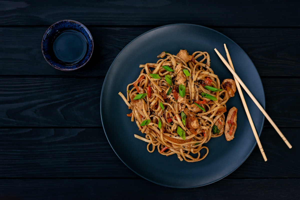 Slow Cooker 'Honey Garlic Chicken Noodles' Recipe Is So Good It's Going ...