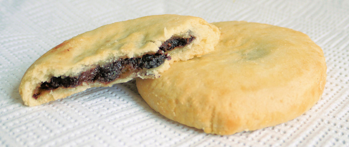 Chorley cakes are similar to Eccles cakes and come from the same region of northern England.