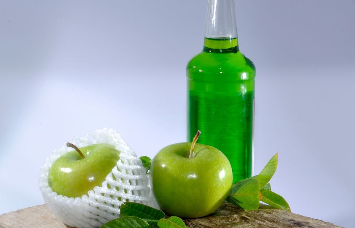 Green apple syrup can lend a great flavor to various dishes.