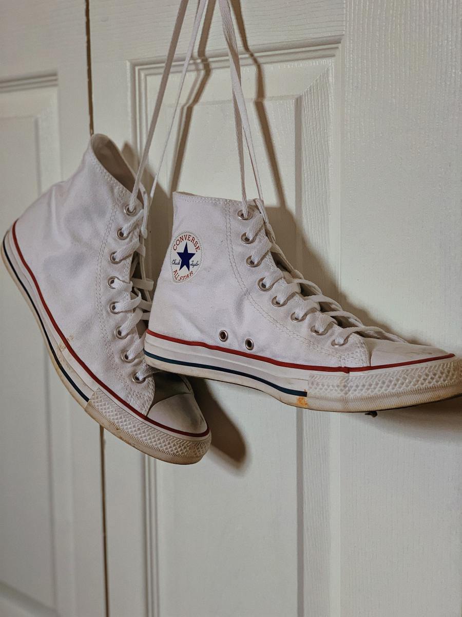 How to Clean the White Rubber on Converse At Home