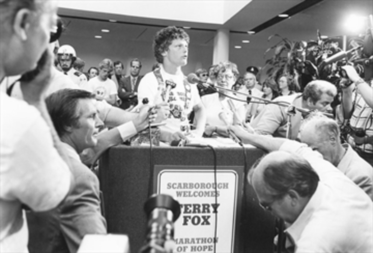 Terry Fox at Press Conference