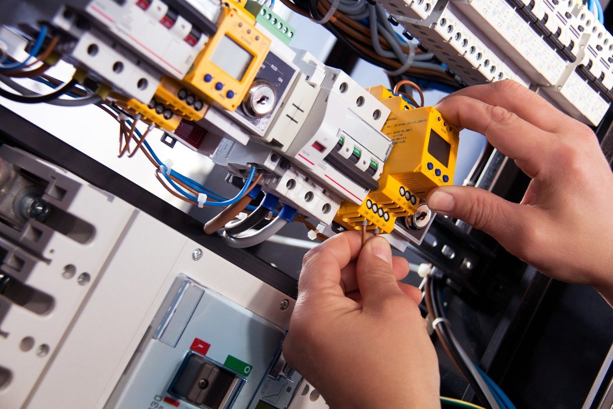Is It Difficult to Be a Self-Employed Electrician?