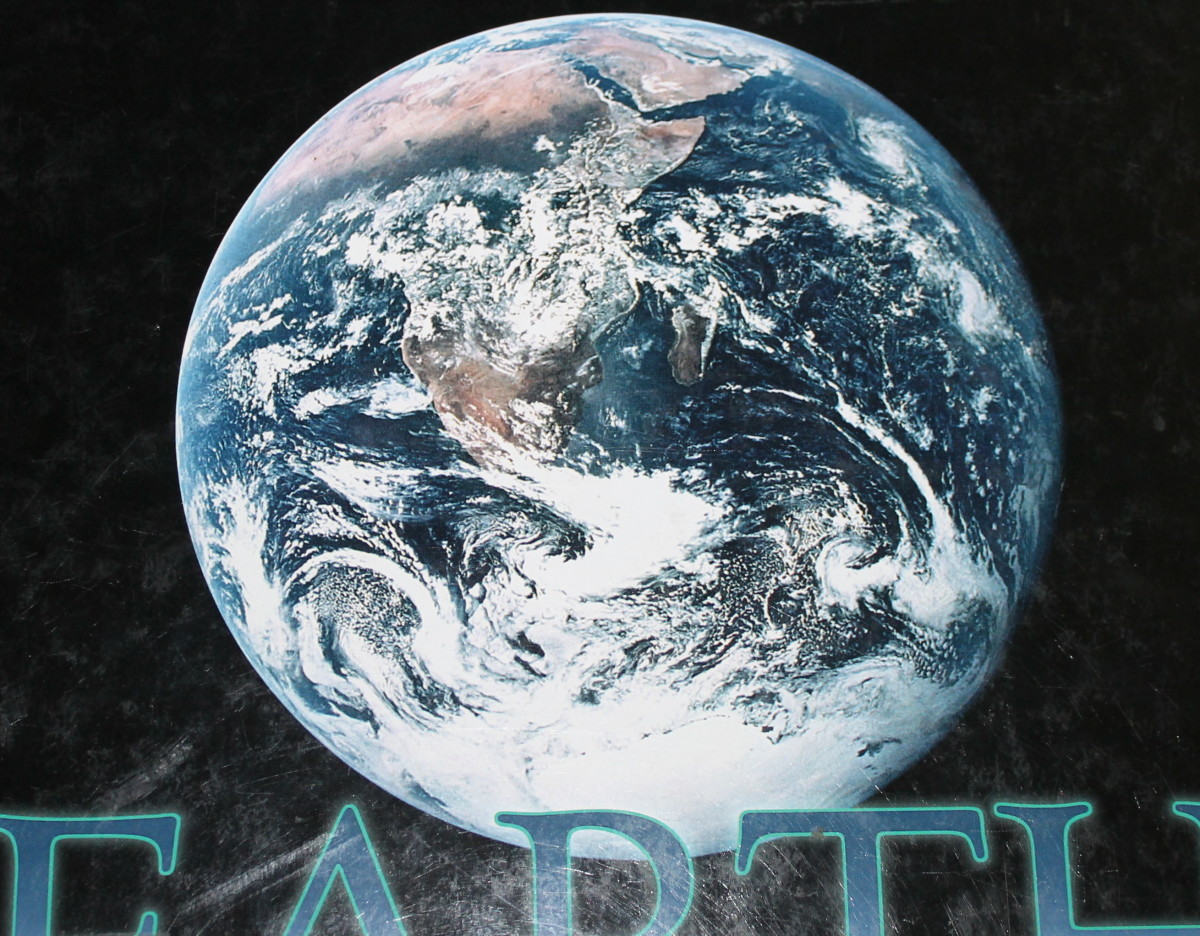 Earth by Seymour Simon 