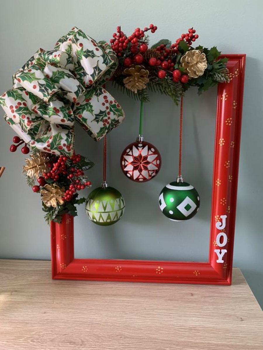 diy-christmas-frame-wreath-ideas
