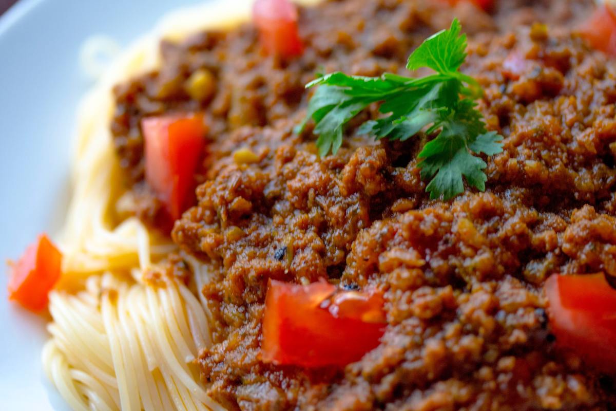 If you are looking for a quick and simple Bolognese sauce, this is the recipe for you. 