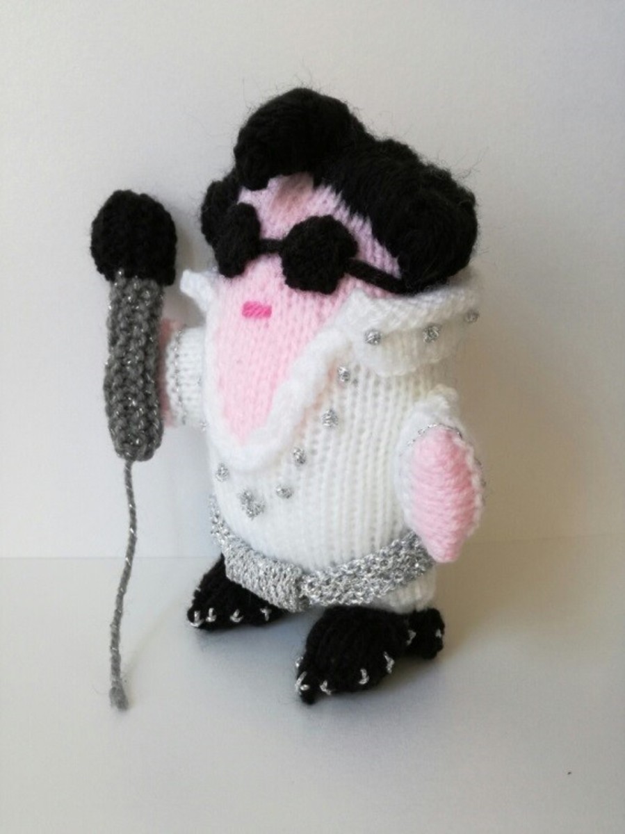How to Knit an Elvis Doll (With Pattern)