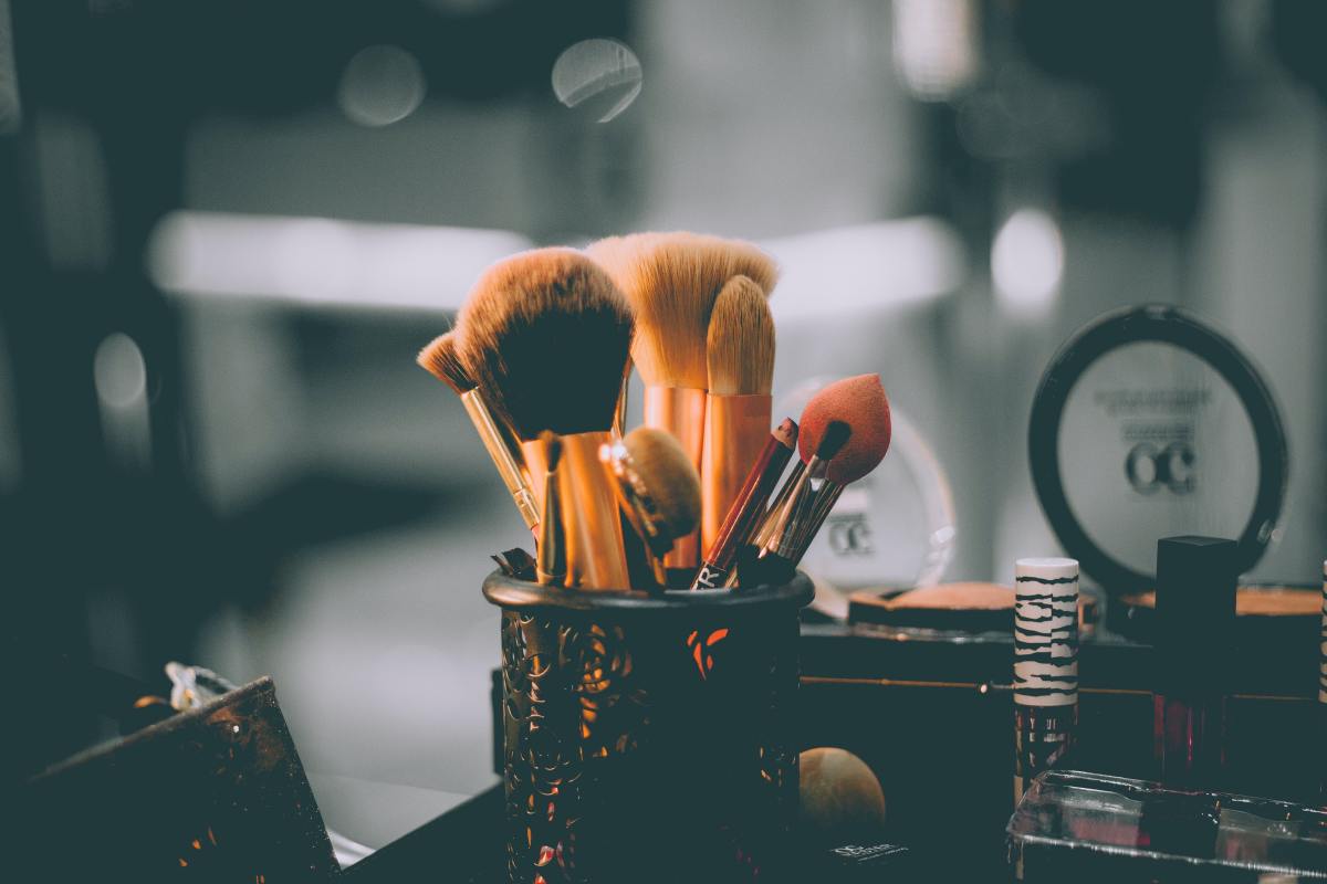 Top 10 Makeup Mistakes: How Not to Apply Makeup