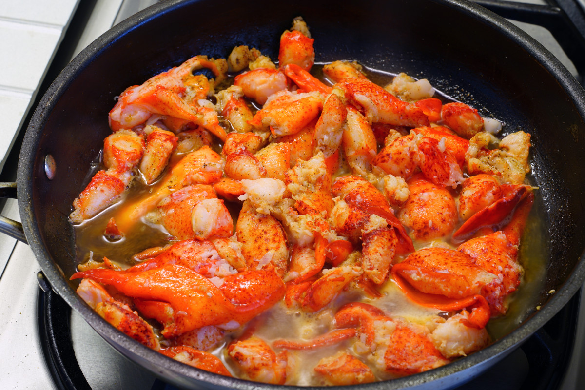 Decadent 'Lobster Lettuce Wraps' Are Such an Outstanding Treat Delishably News