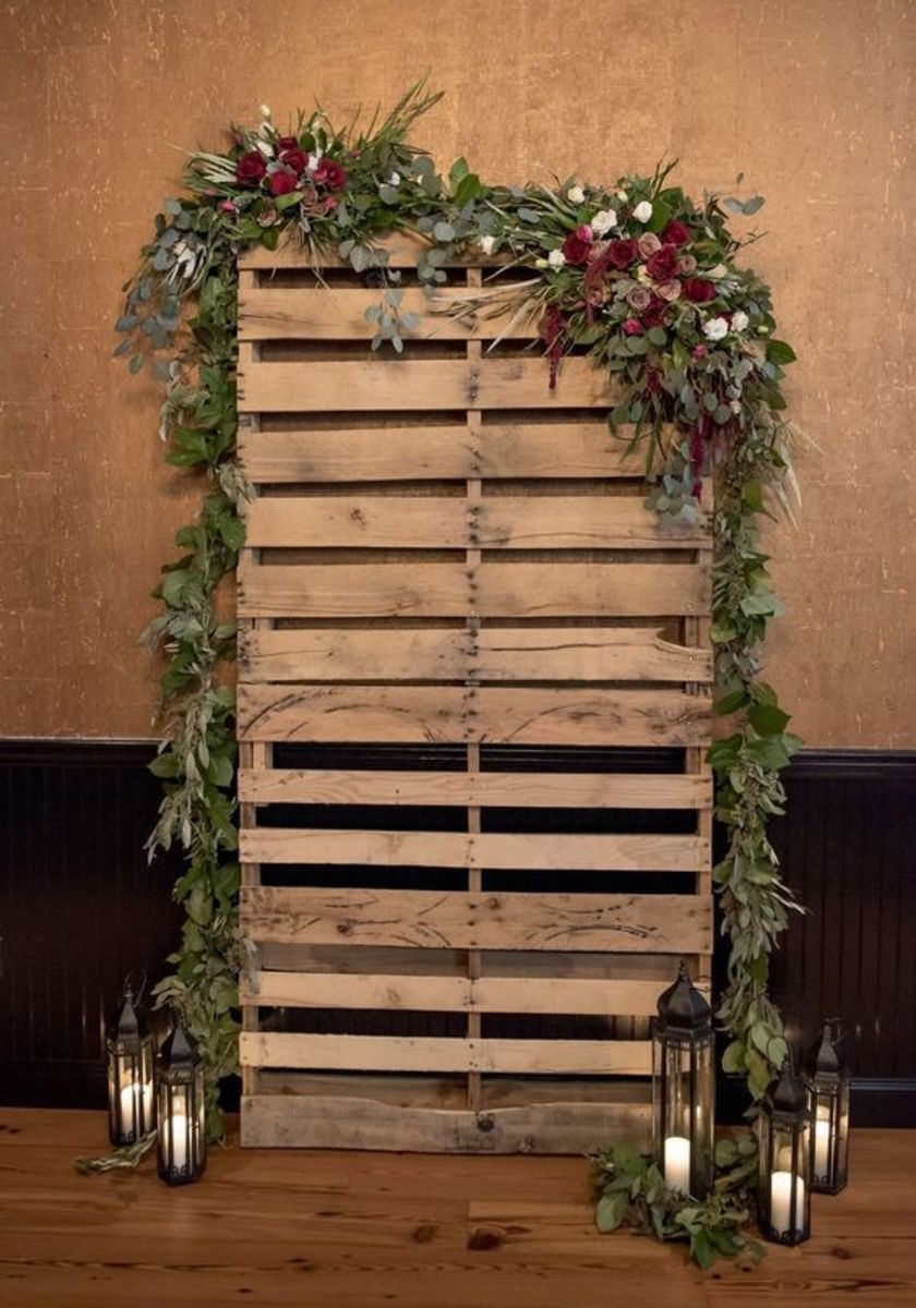 35+ Awesome DIY Pallet Background Ideas for Baby Showers and More