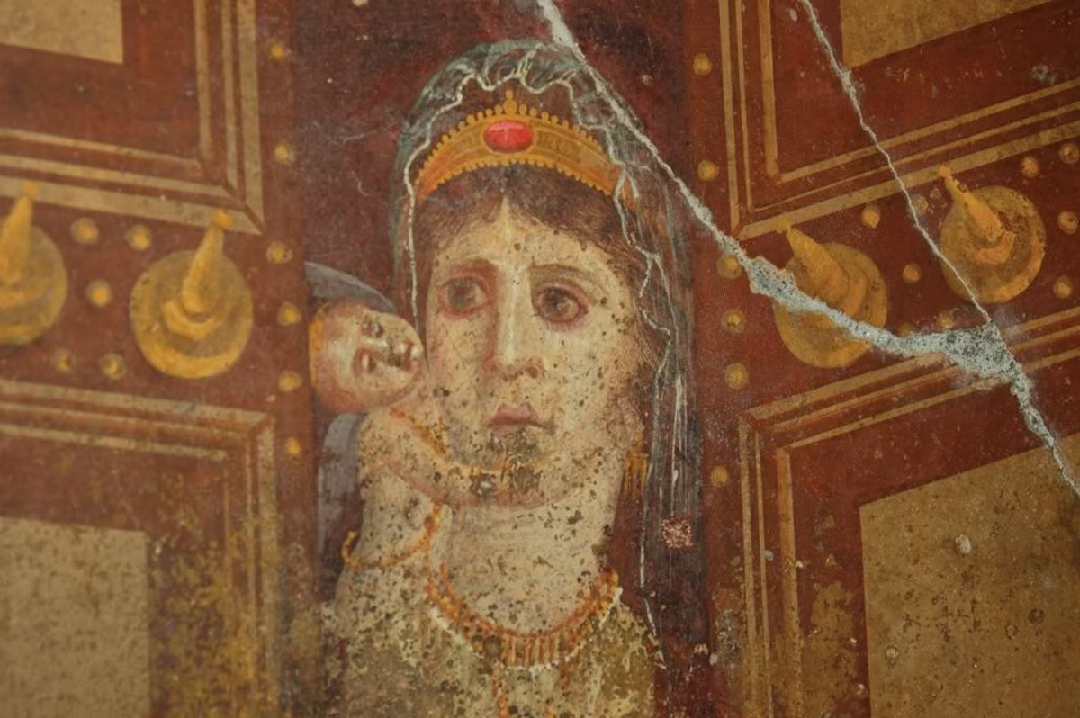 公元前1世纪中期，意大利庞贝的马库斯·法比尤斯·鲁弗斯家中的一幅罗马第二风格的画作，将克利奥帕特拉描绘成维纳斯，将她的儿子凯撒里奥描绘成丘比特
